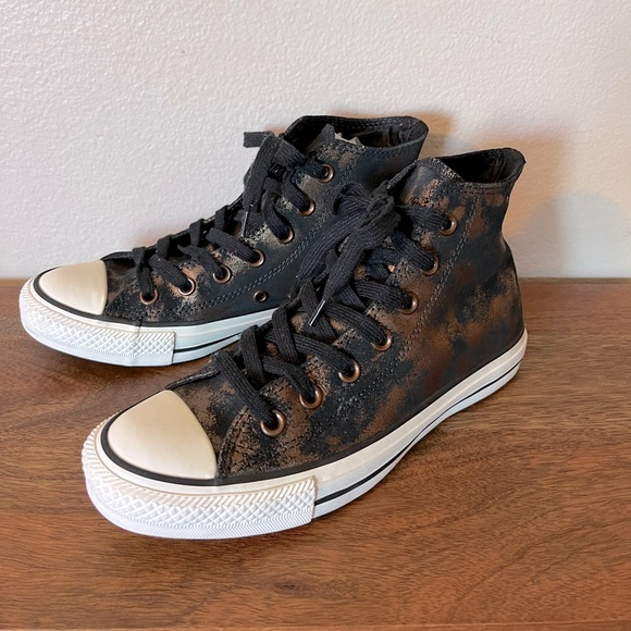 Rare black and metallic gold converse high top. - Picture 5 of 12